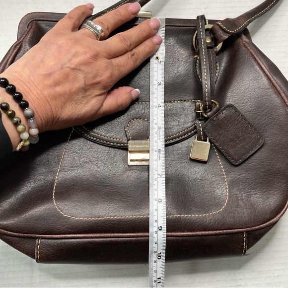 LIZ CLAIBORNE SHOULDER WITH A VINTAGE APPEAL - Picture 15 of 16